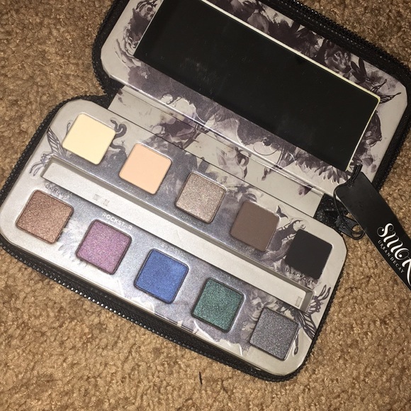 Urban decay smoked eyeshadow palette - Picture 3 of 4